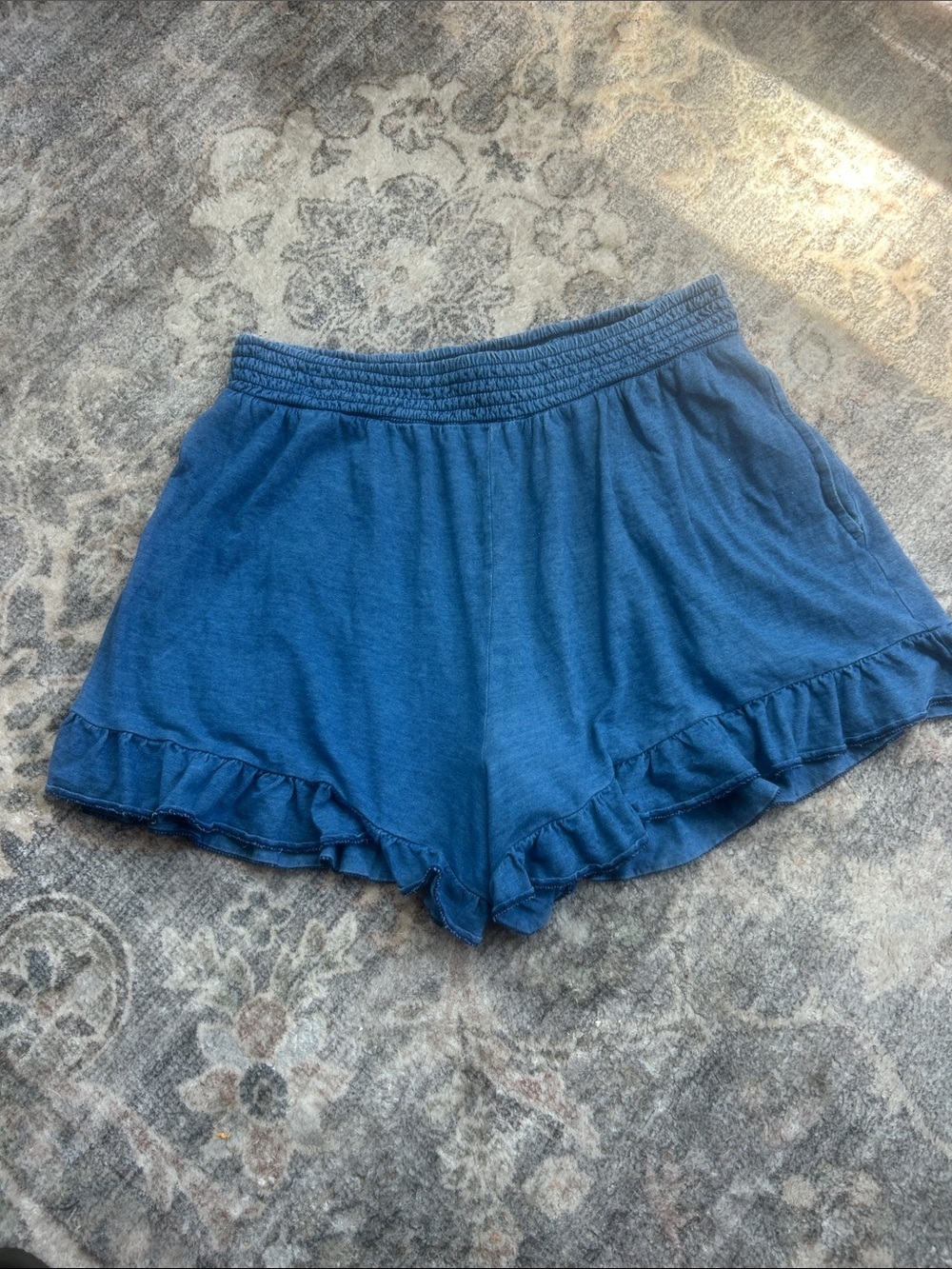 American Eagle Women’s Shorts Blue with Ruffle Hem 100% Cotton - Size Medium